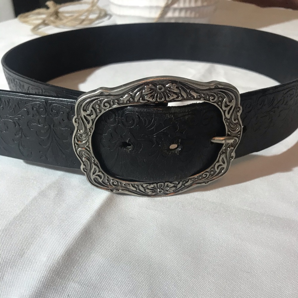 Black tooled leather silver filigree buckle belt m